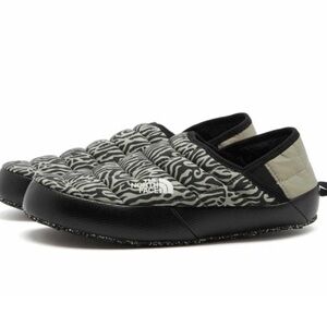 The North Face Women's Thermoball Traction Mule in Grey. Size 6. MSRP $59